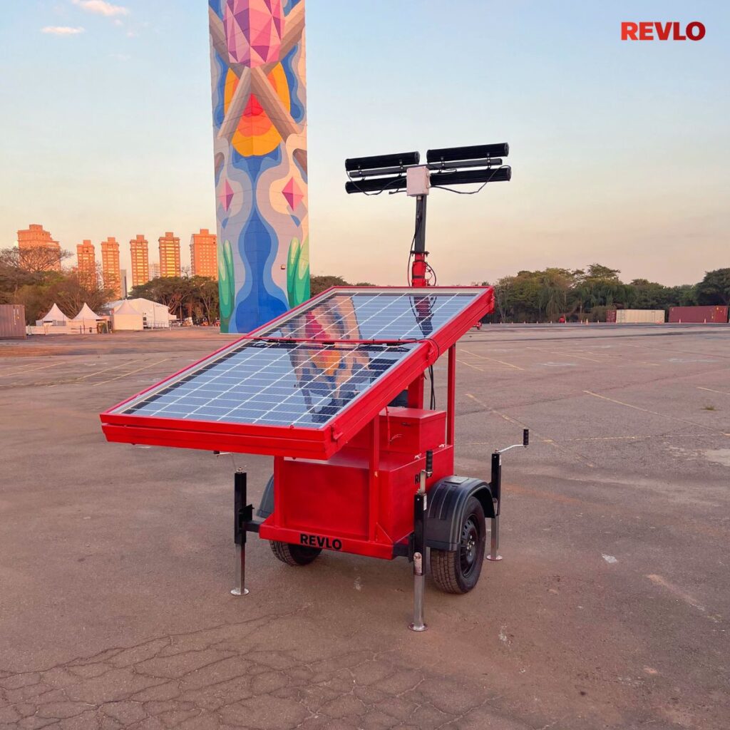 Solar Light Tower Revlo